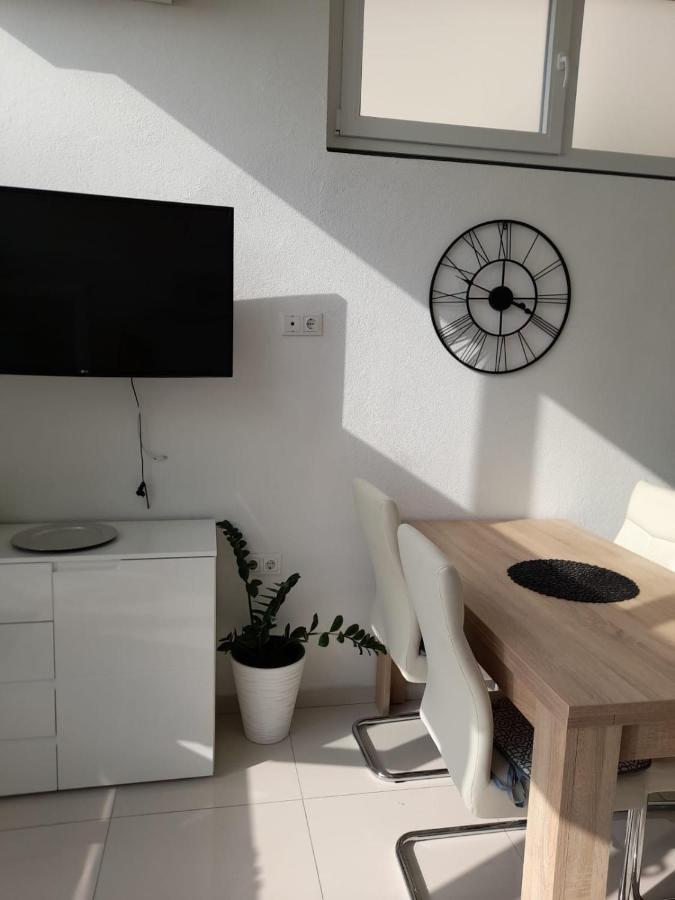 Ml Apartman Senj  Buitenkant foto