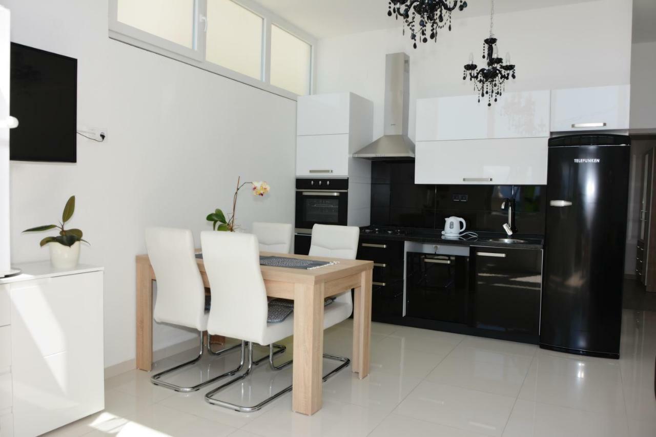 Ml Apartman Senj  Buitenkant foto