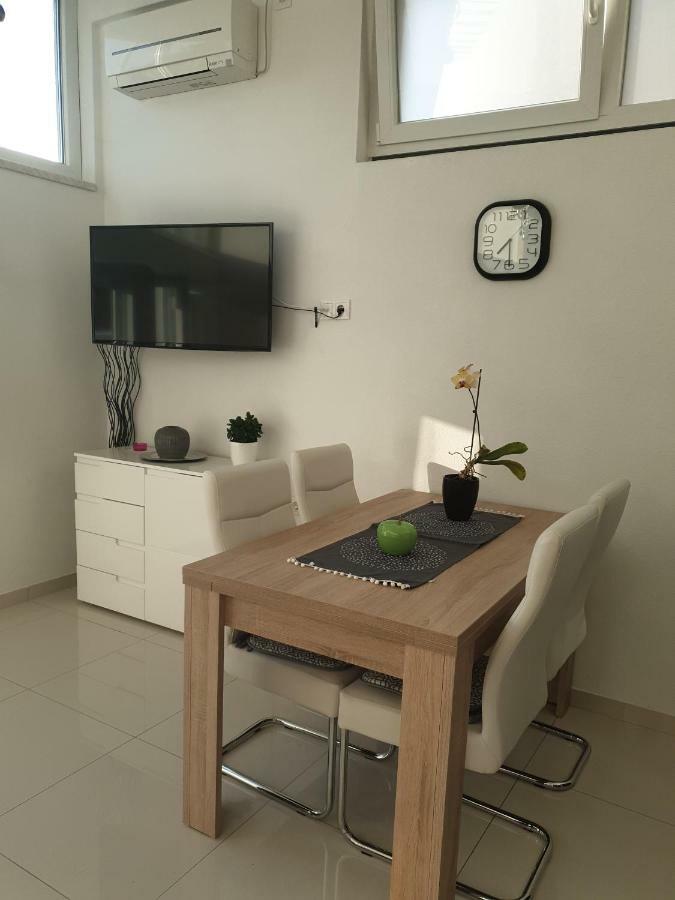 Ml Apartman Senj  Buitenkant foto